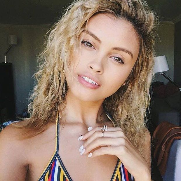 Pretty Sarah Ellen