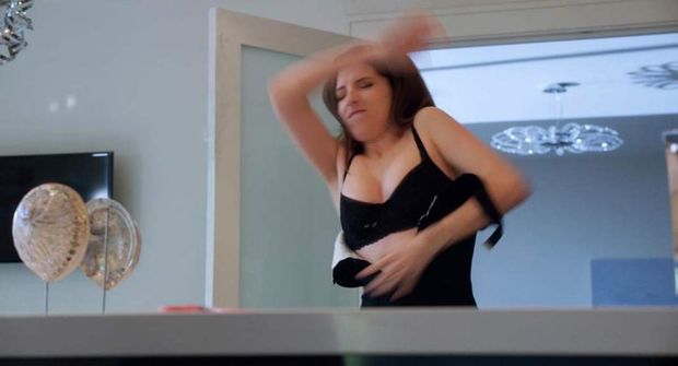 Anna Kendrick Sexy Scene from ‘A Simple Favor’
