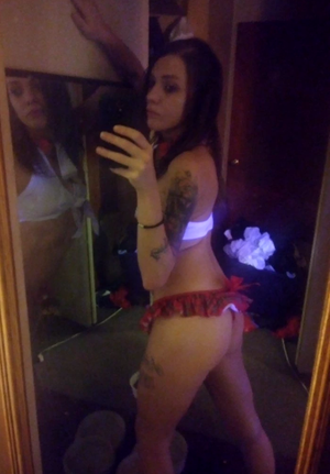 teen NN mirror selfie