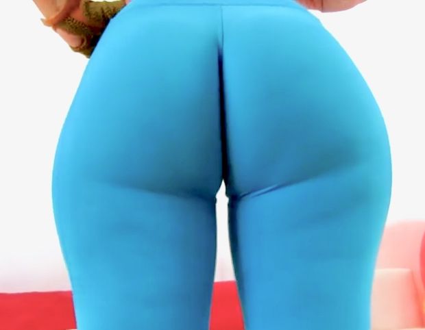 Fionas beautiful ass in blue leggings