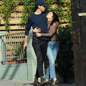 Vanessa Hudgens is Kissing Austin Butler in Public !