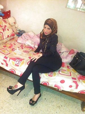 what a hijabi beauty ;), don't you agree?