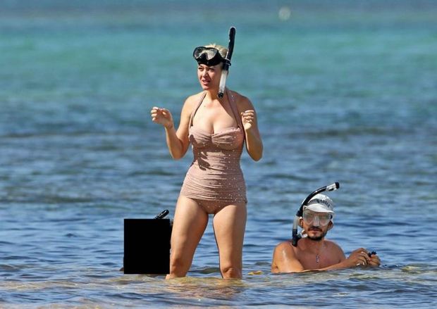 Katy Perry Wore Granny Swimsuit in Hawaii