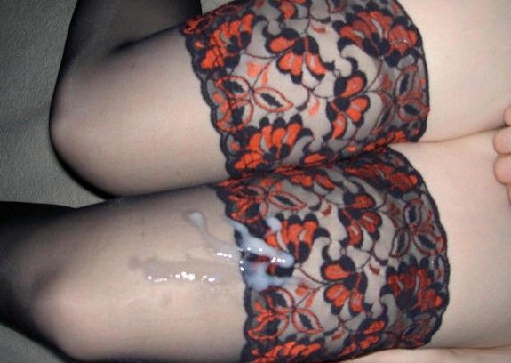 Cum on her Leg