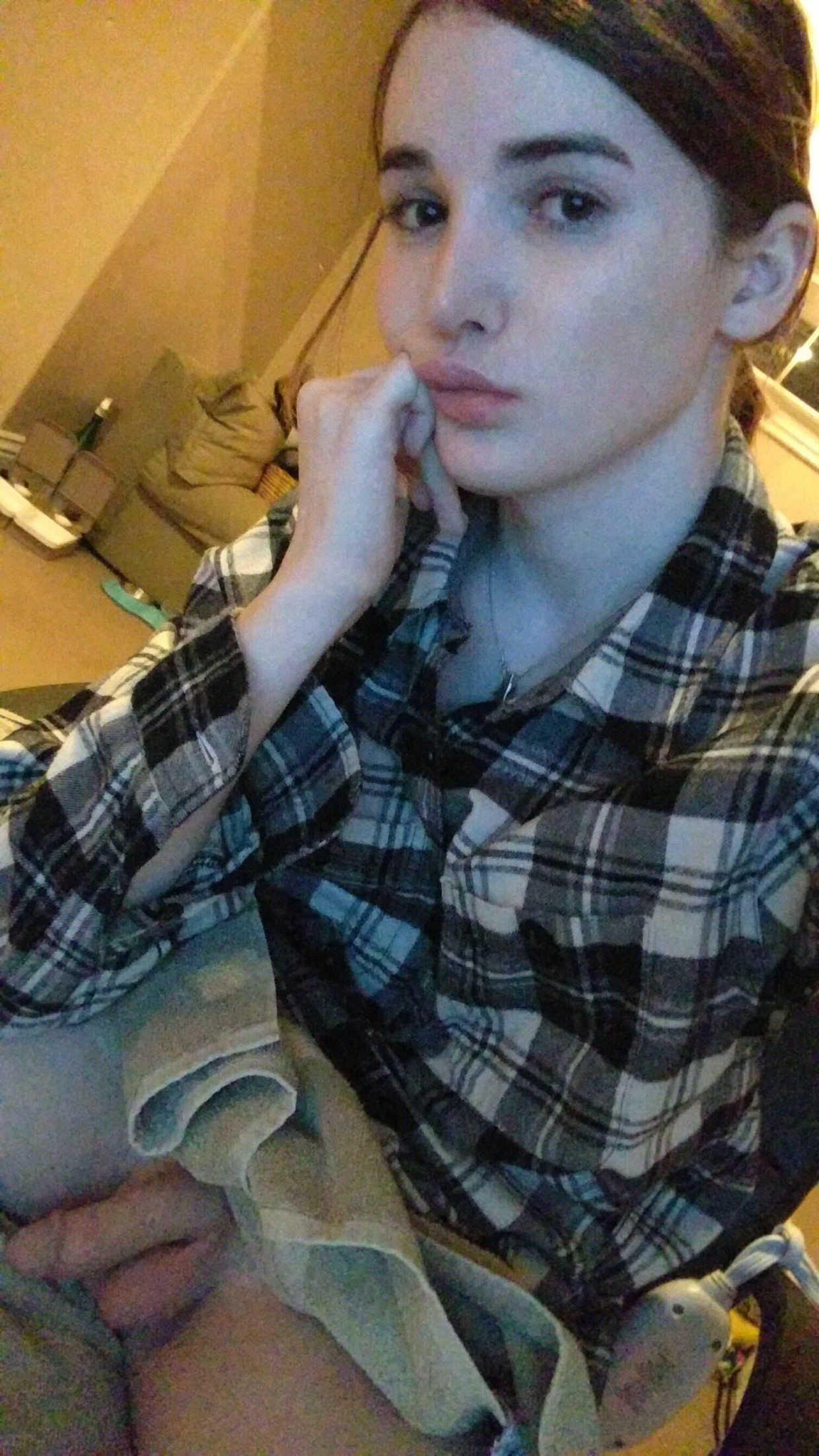 I'm bored maybe suck me? / что-то скучно, может быть отсосешь мне?
