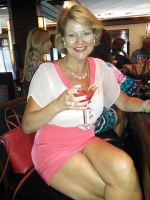 Left the Singles Meet-Up Early to Go Fuck in Her Car