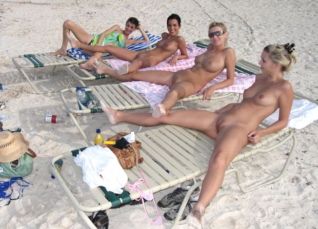 nacked women group