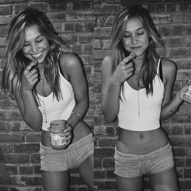 alexis ren