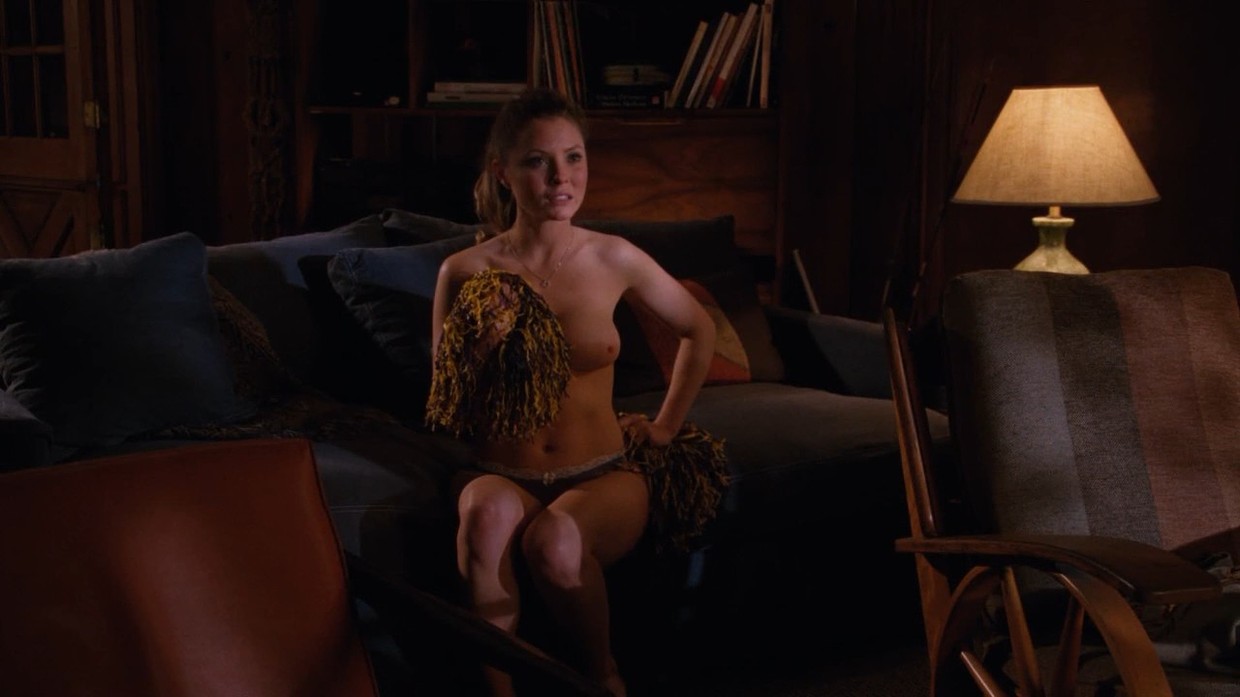Kaitlin Doubleday as Logan Louis in Hung