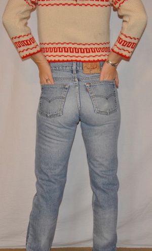 MILF Has a Cute Little Levi’s-Clad Ass