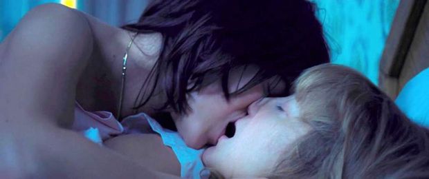 Andrea Riseborough & Emma Stone Lesbian Scene from ‘The Battle of the Sexes’