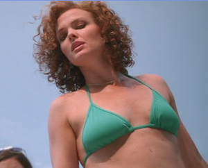 Dina Meyer as Kristen Richards in Wild Things Diamonds In The Rough
