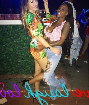 Ekrana Kafa Atan Kad Party Sluts