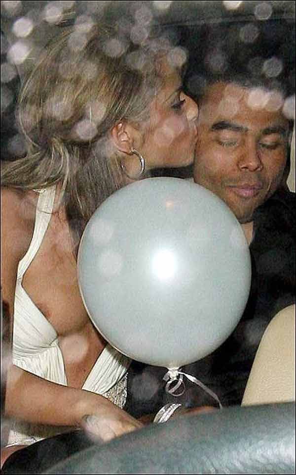 Cheryl Tweedy Nip Slip While Offering Your Holiday Greetings. And Taxi Driver Offers To All A Happy New Year.