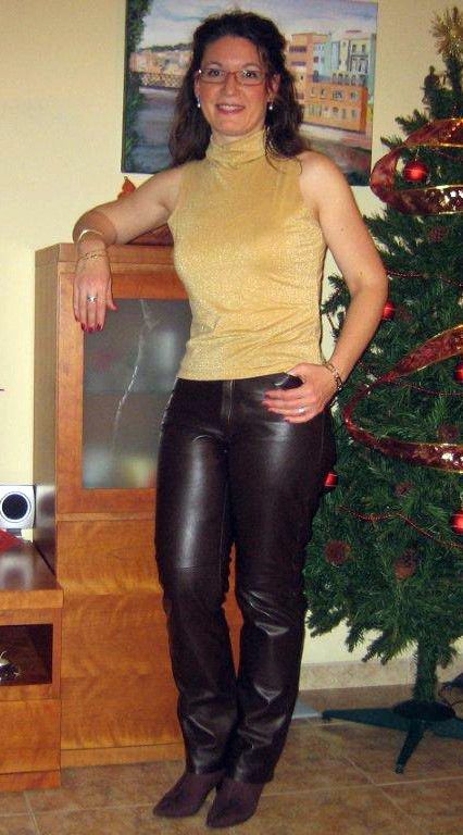 Ho Ho HO!!! (Average MILF Rockin’ the Leather Pants!)