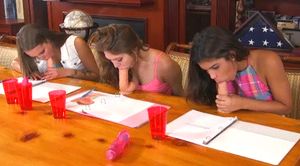 donde esta el colegio este para enviar a mi mujer