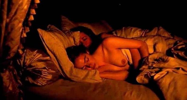 Emma Stone Topless Scene from ‘The Favourite’
