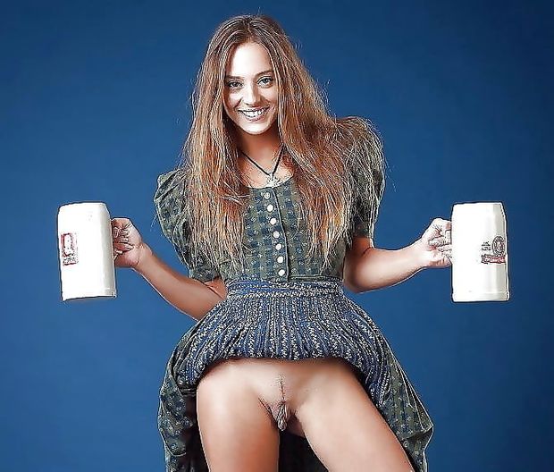 Bottomless babe