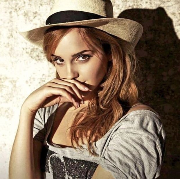 That look in Emma Watson’s eyes is so sexy