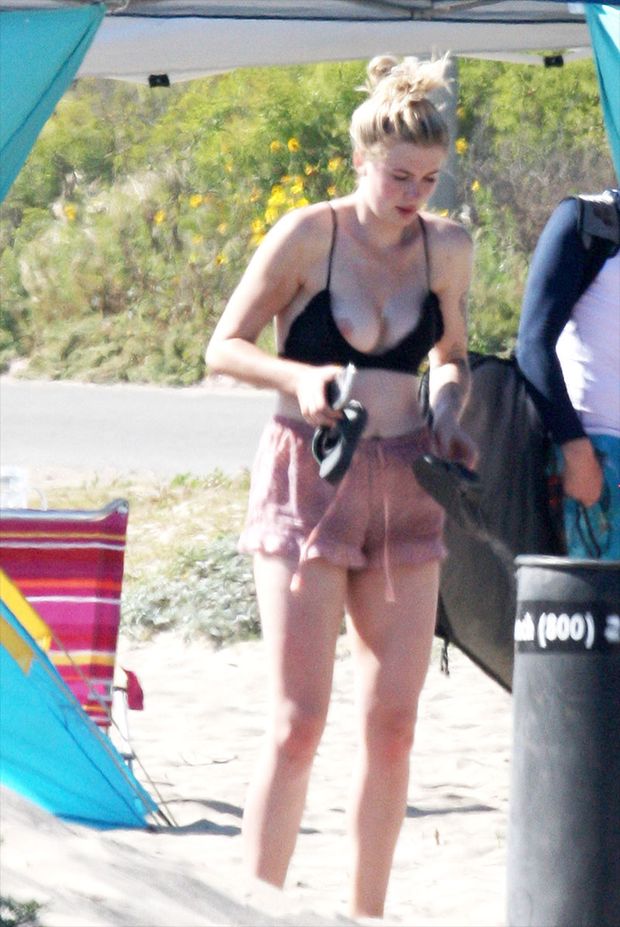 Ireland Baldwin Nip Slip Out the Beach