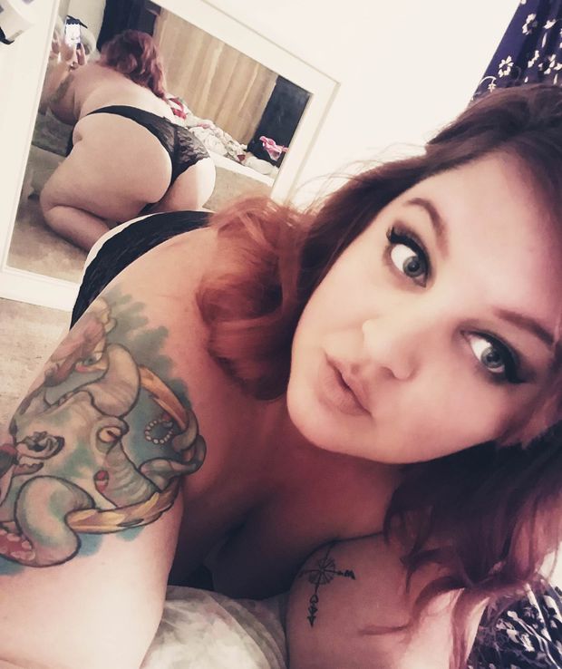 bbw taking selfie