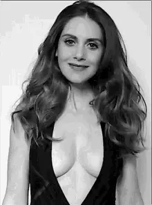 Alison Brie Sexy