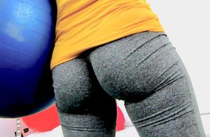 Winonas tight yoga pants