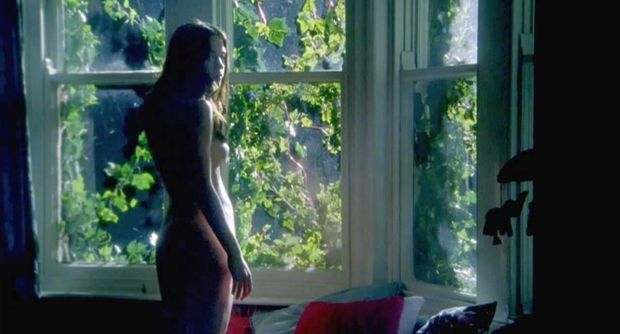 Natalie Press & Emily Blunt Lesbian Sex from ‘My Summer of Love’