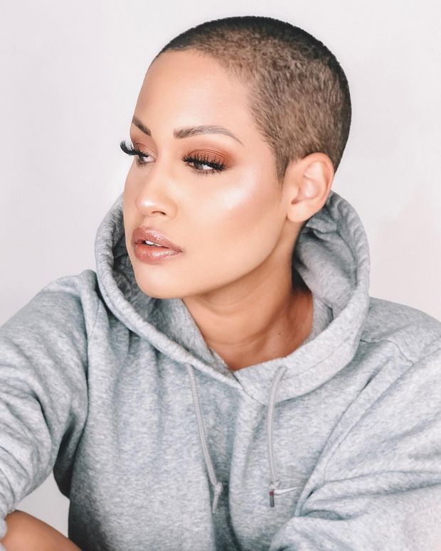 SHORT HAIR