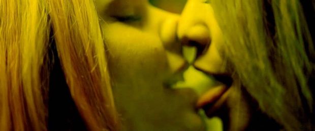 Rachel Korine & Vanessa Hudgens Lesbian Kiss from ‘Spring Breakers’