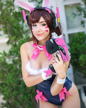 Dva Cosplay