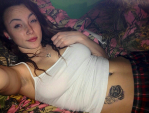 Amateur sexting slut