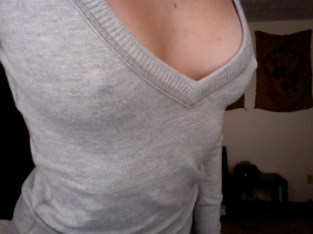 Sweater Pokies
