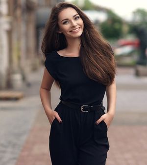 A truly elegant taste is generally accompanied with excellency of heart. Meet Becky , age 27