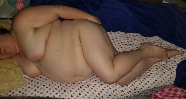 BBW sleeping nude in bed