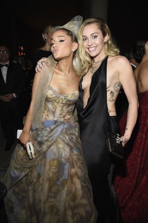 Ariana Grande & Miley Cyrus
