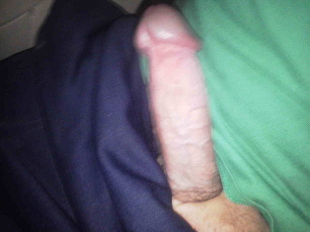 An old pic from before my cock was pierced i like the way it shows the thickness of my cock to bad its kinda blurry