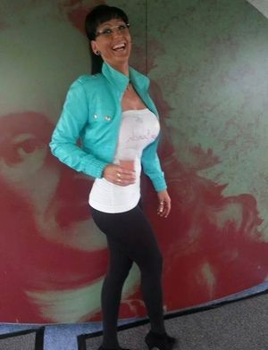 Happy Mama Delia Day Morbi mom normalis ponitur quod perfecta suo et ostendit off-senem corpus mulieris liandra amateur - SGB milff