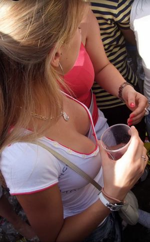 Downblouse