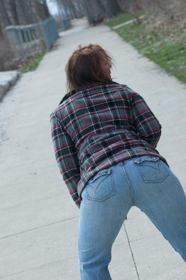 MILF Jackie has such a hot thick ass in jeans!