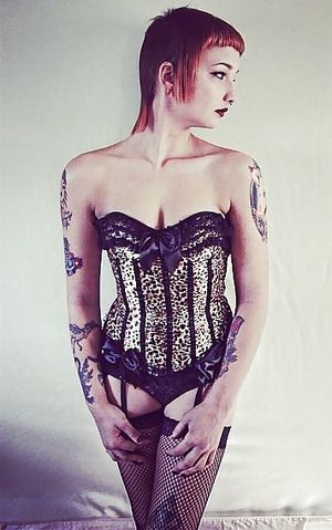 Skinhead Teen in lingerie