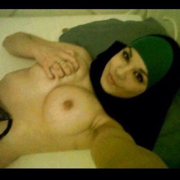 Hijab arab with big tits and sexy face