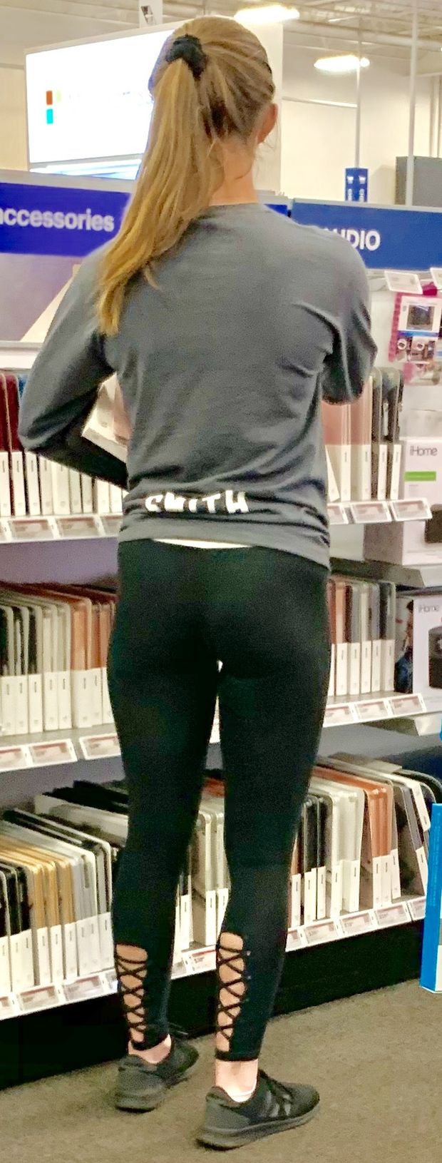 Sexy yoga pants teen