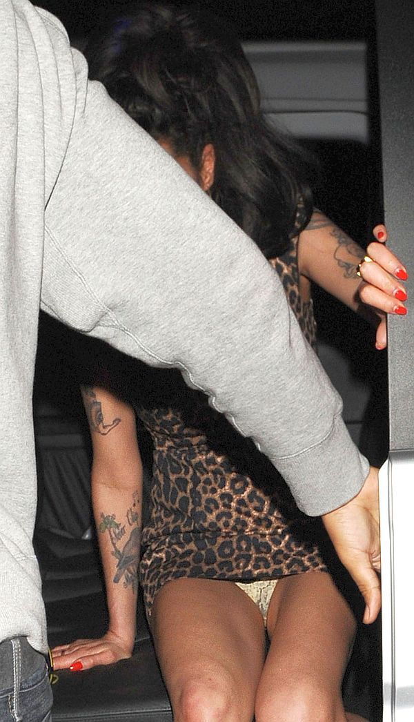Amy Winehouse Panty Upskirt