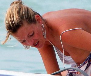 Kate Moss Nip Slip Click Pic For More