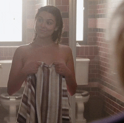 Kira Kosarin – Good Trouble S01 E05