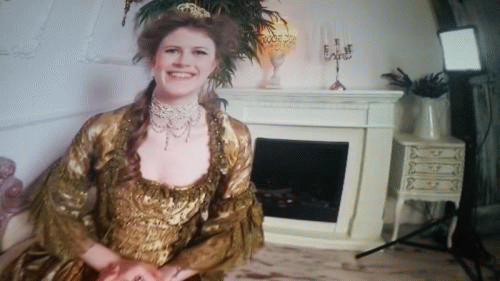 Vintage GIF Lucy german Princess from Berlin Fantasy with slaves *roentgen01*