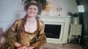 Vintage GIF Lucy german Princess from Berlin Fantasy with slaves *roentgen01*