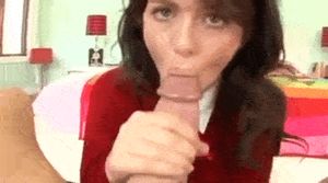 Ashlyn Rae sucking a nice thick cock . Not sure what year it’s mesnt to be though ?dressed like the 40s infused with