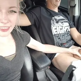 I love it when she jacks me off me in traffic